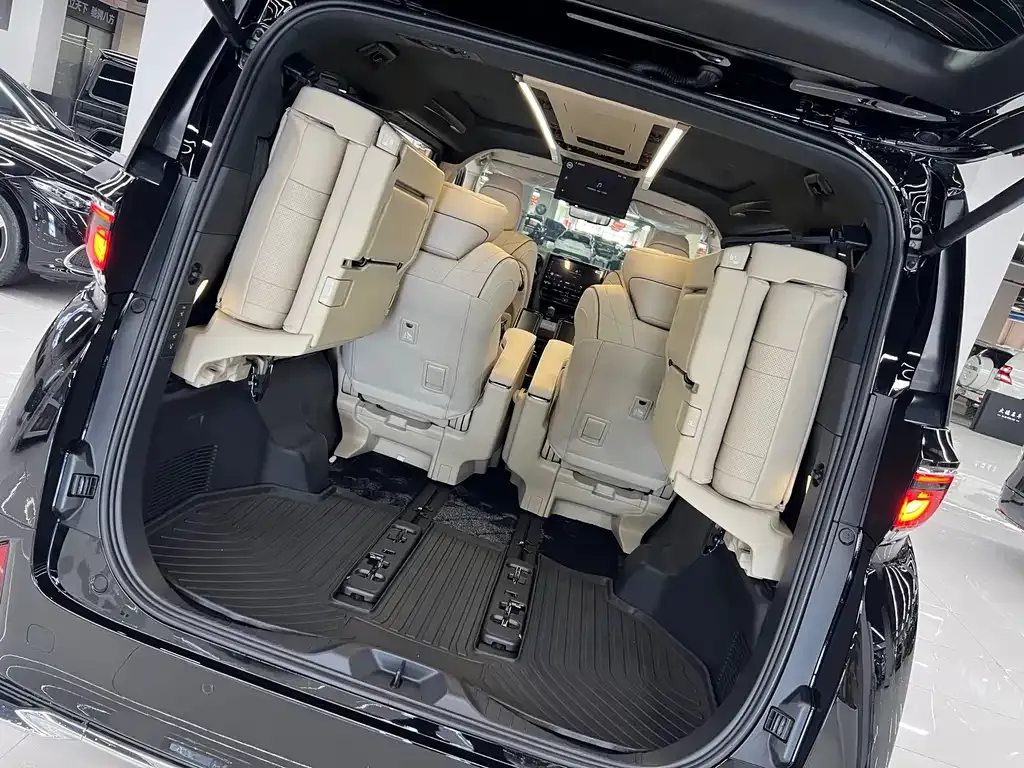 Toyota Vellfire — фото 10