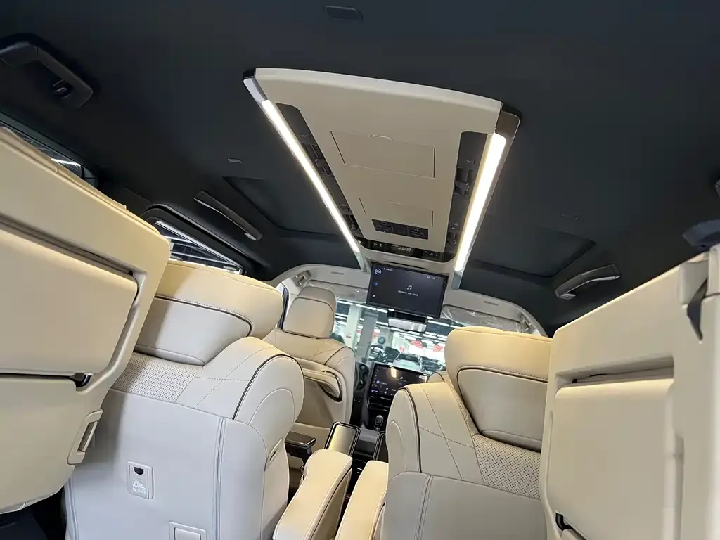 Toyota Vellfire — фото 2