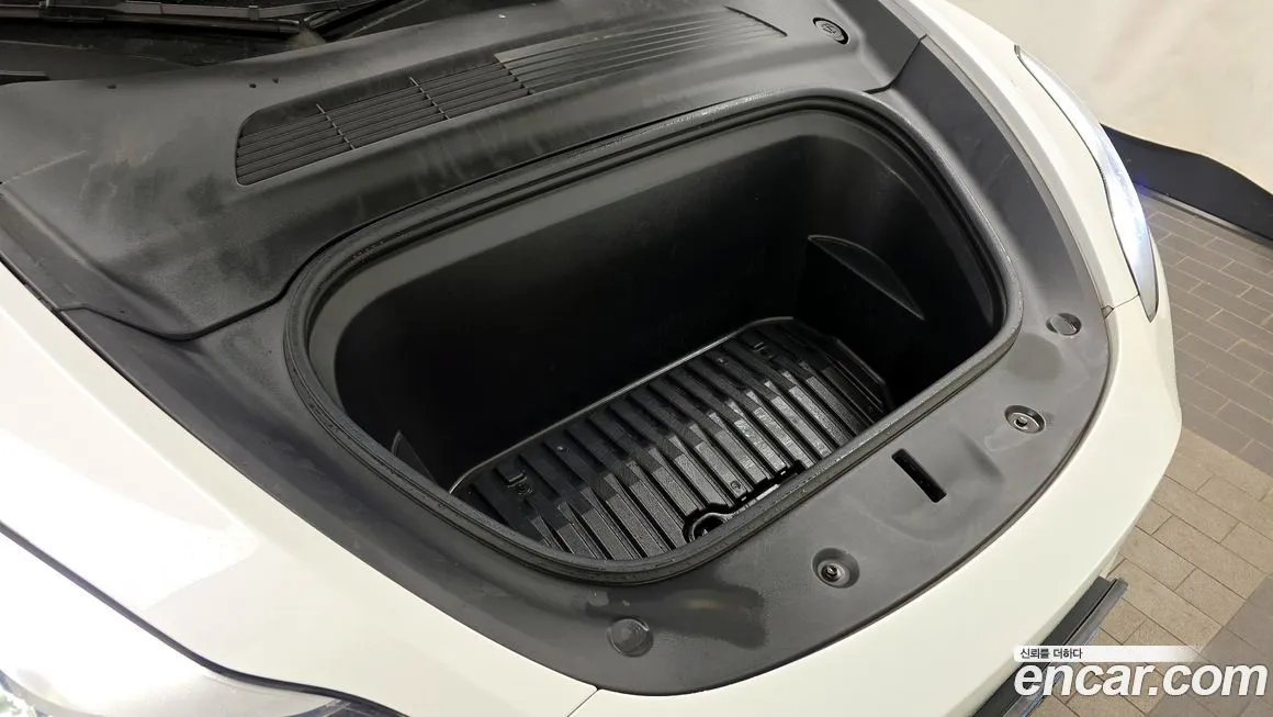 Tesla Model Y 2021 из KR, фото 2