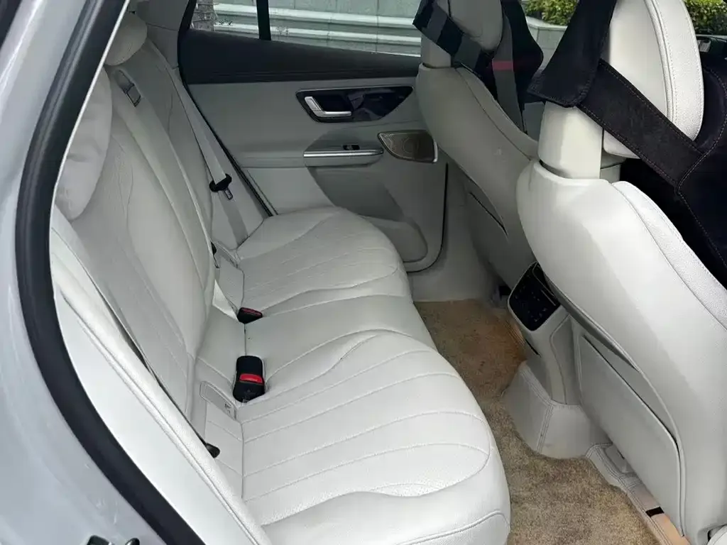 Mercedes-Benz EQE SUV — фото 3