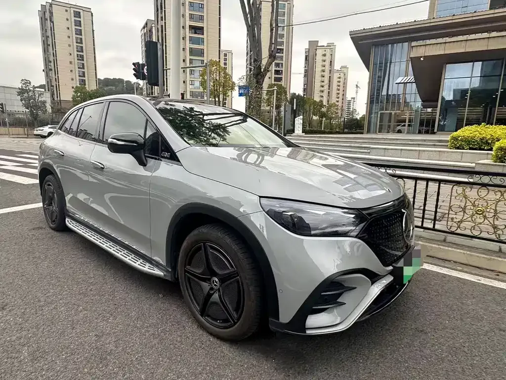 Mercedes-Benz EQE SUV — фото 9