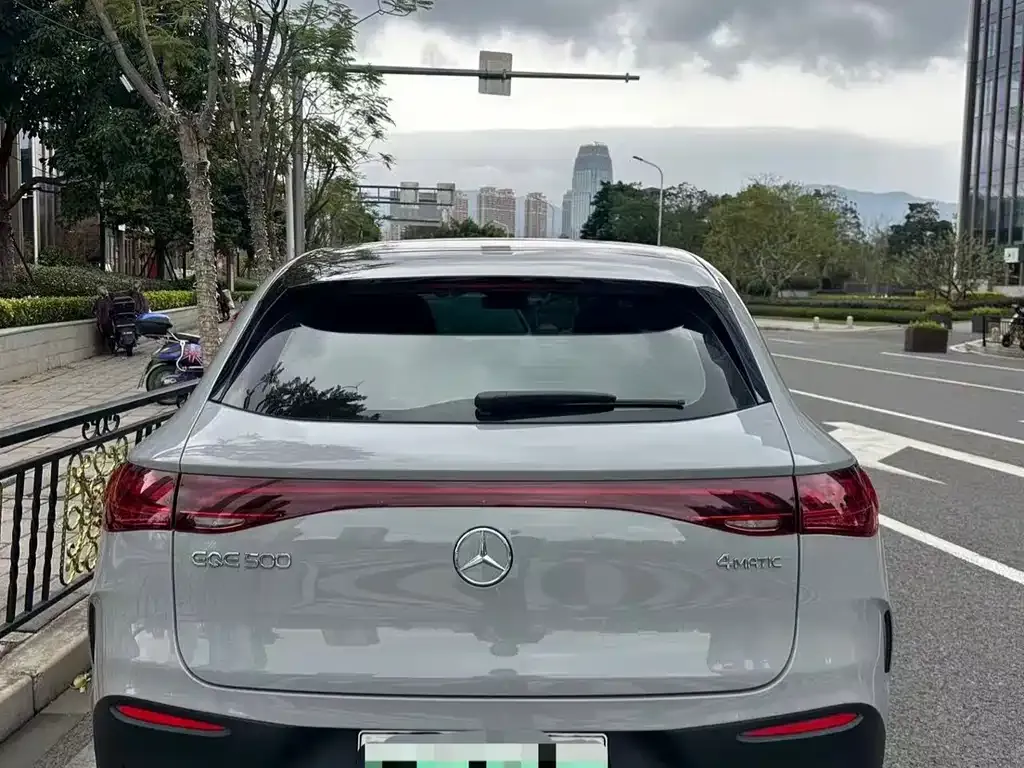 Mercedes-Benz EQE SUV — фото 8