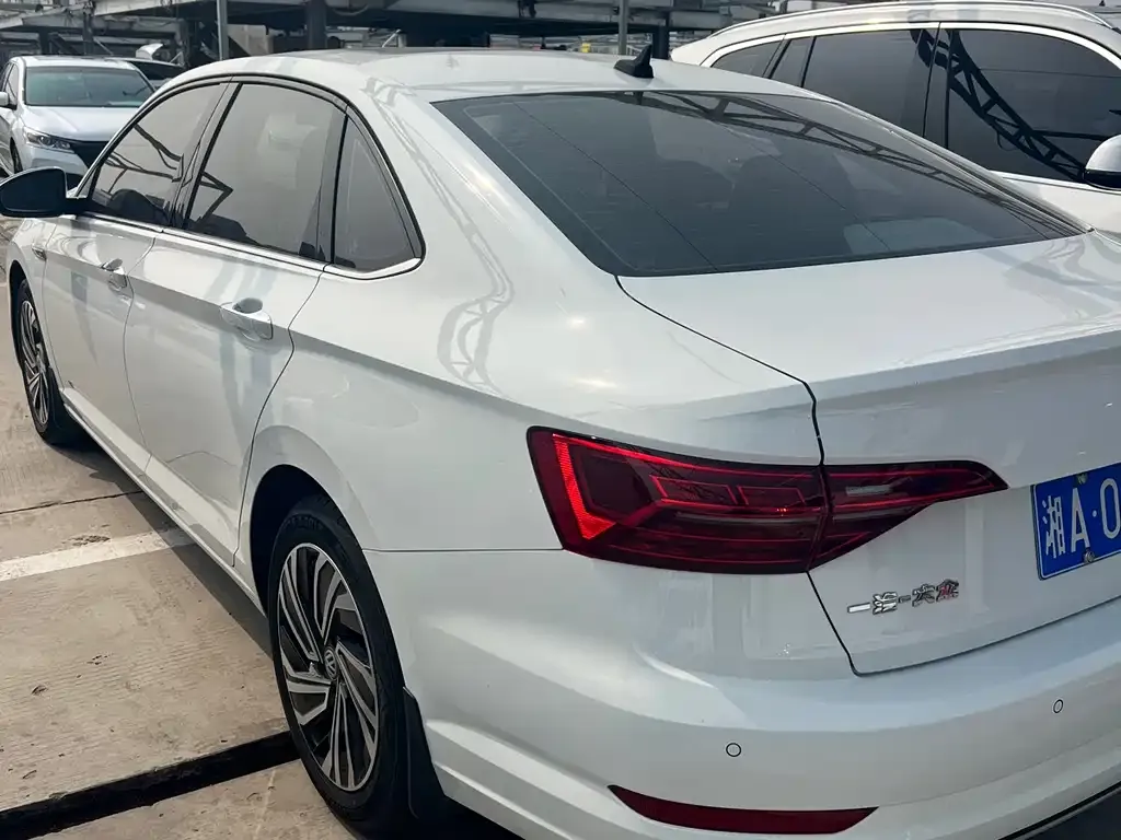 Volkswagen Sagitar 2022 из CN, фото 10