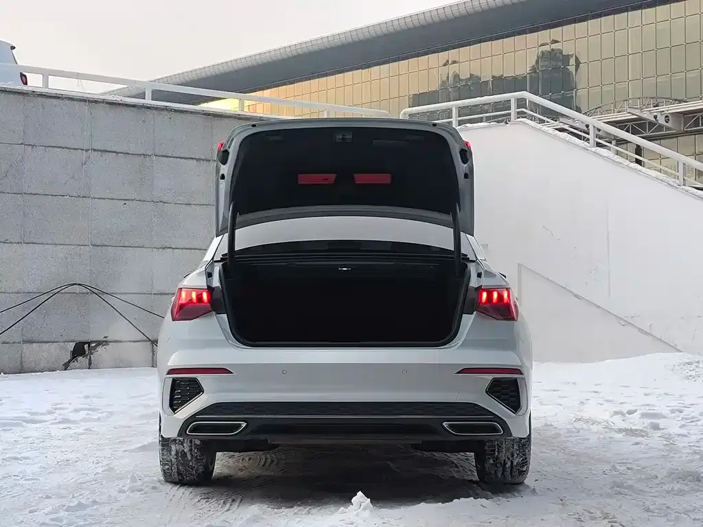 Audi A3 2023 из CN, фото 6