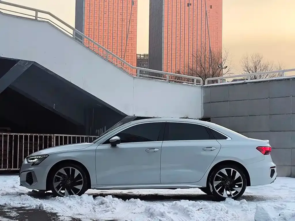 Audi A3 2023 из CN, фото 10