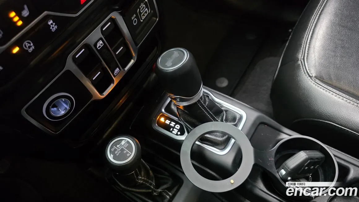Jeep Wrangler 2022 из KR, фото 9