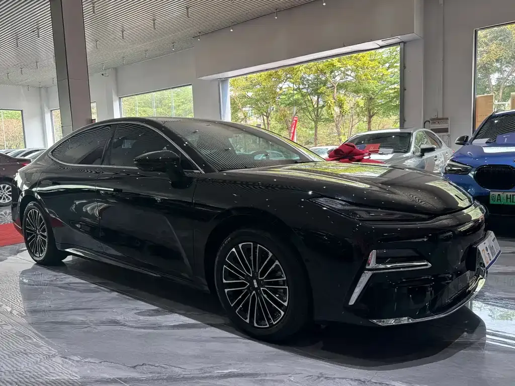 Geely Galaxy Xingyao 8 2025 из CN, фото 6