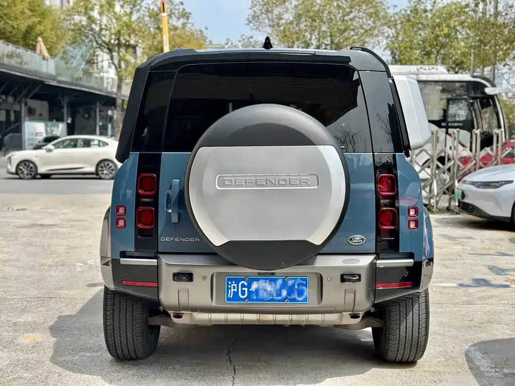 Land Rover Defender — фото 6