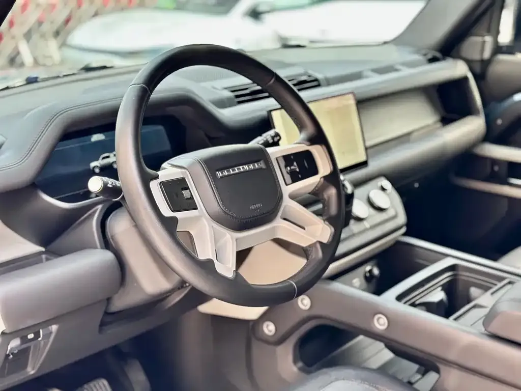Land Rover Defender — фото 10
