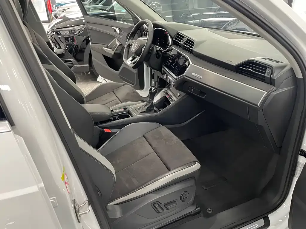 Audi Q3 2022 из CN, фото 8
