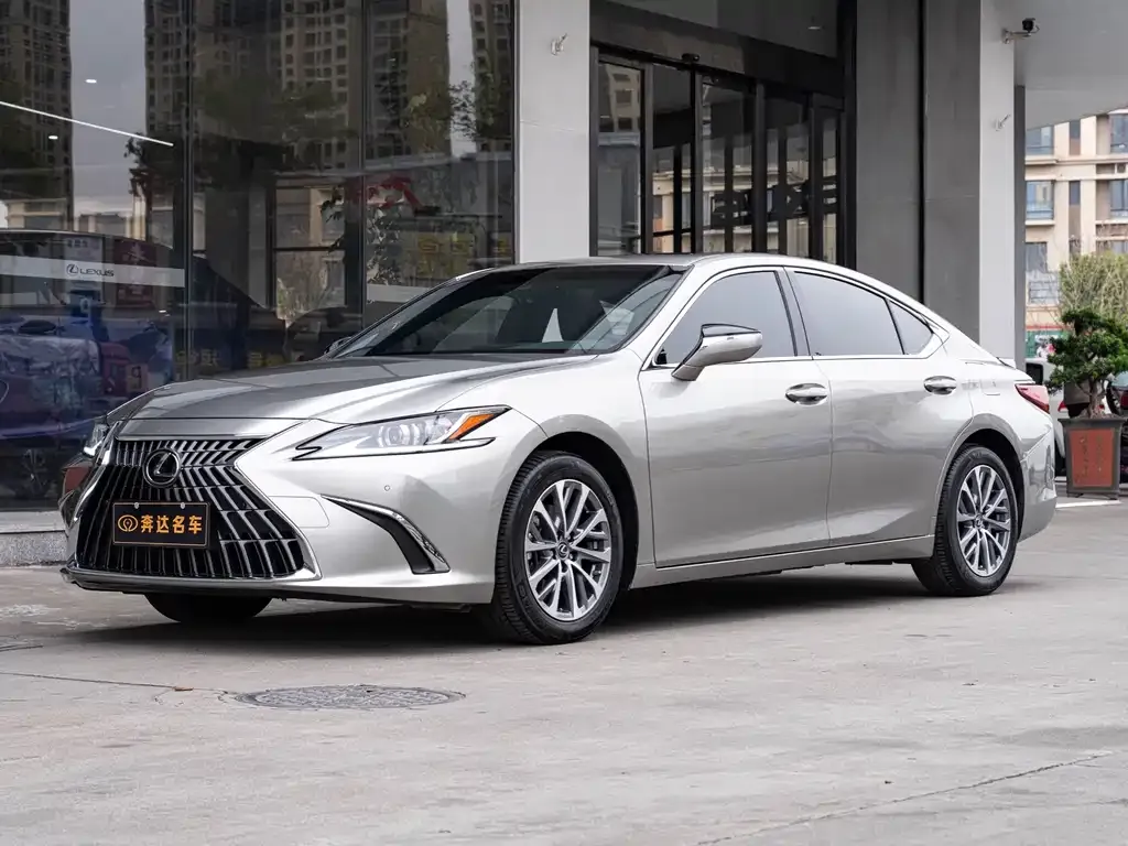 Lexus ES — фото 1