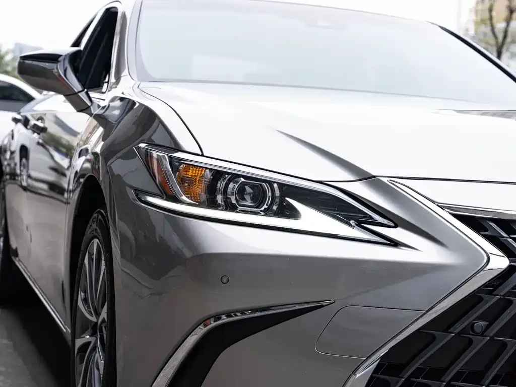 Lexus ES — фото 7