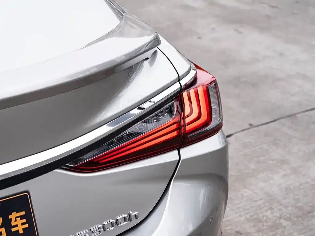 Lexus ES — фото 6