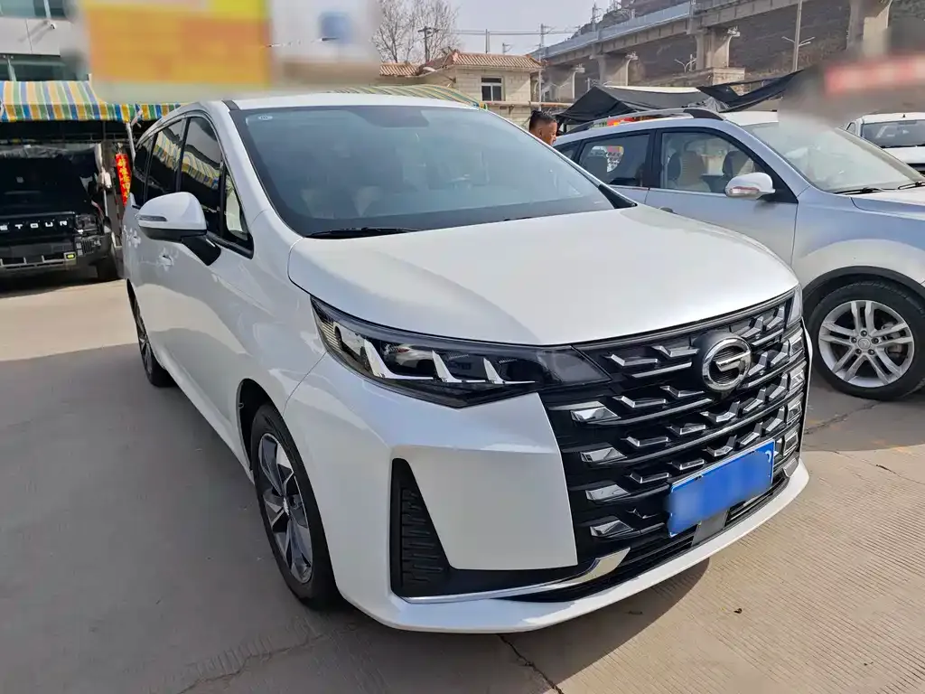 GAC Motor Trumpchi M6 — фото 10