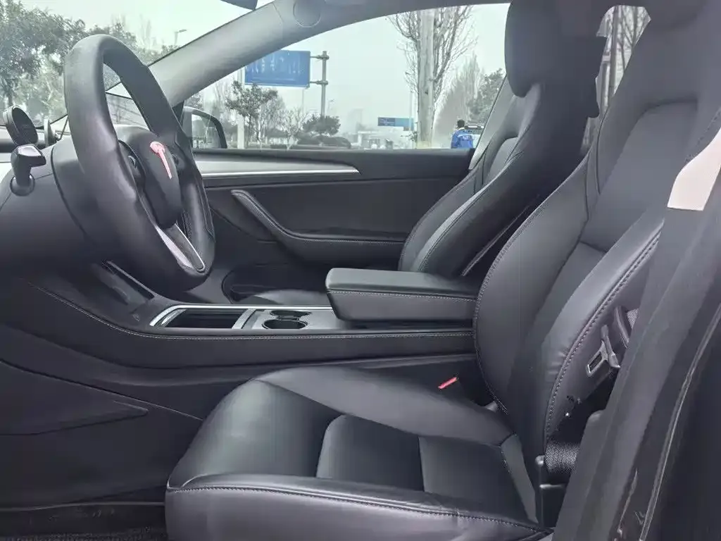 Tesla Model Y 2024 из CN, фото 3