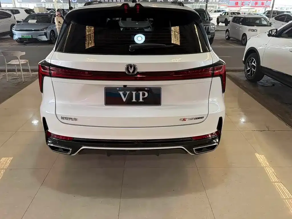 Changan CS75PLUS — фото 3