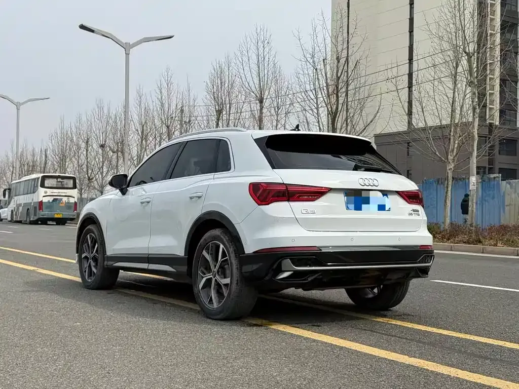 Audi Q3 2023 из CN, фото 8