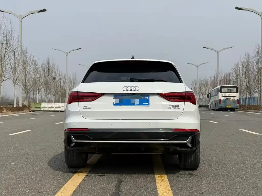 Audi Q3 2023 из CN, фото 6