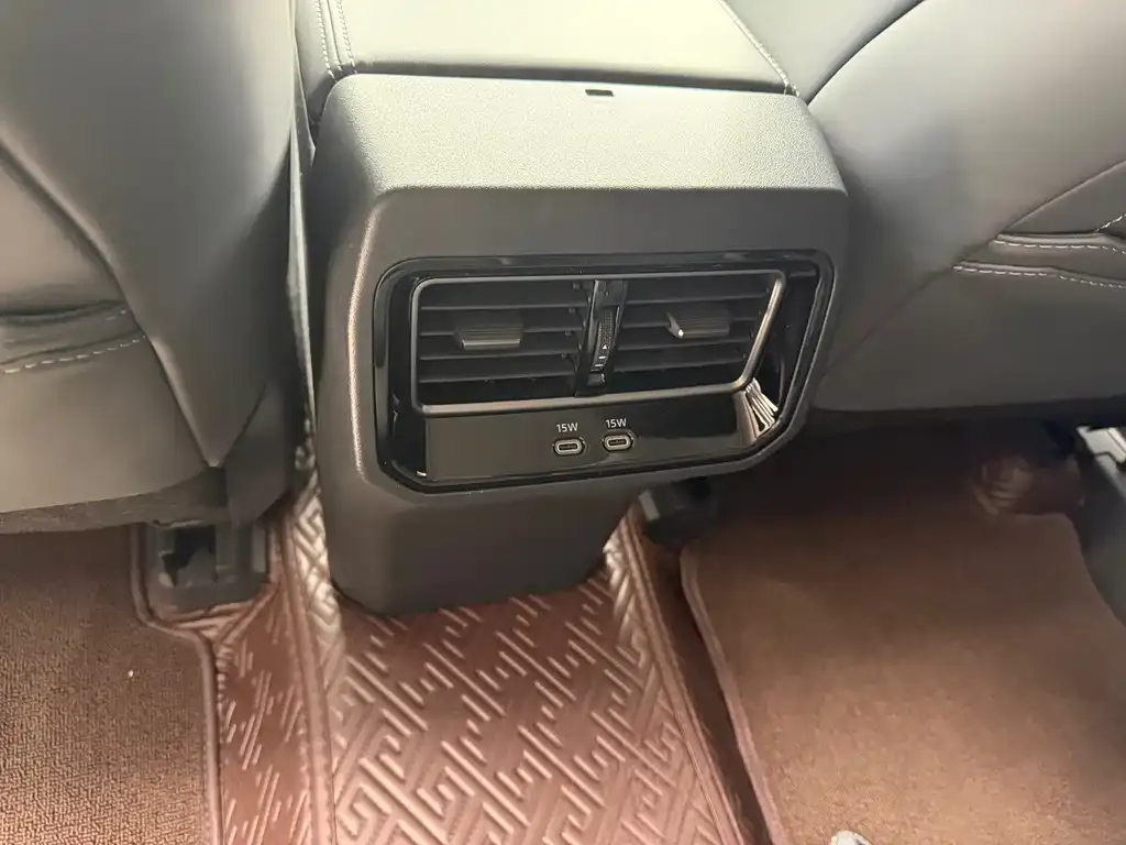 Toyota Wildlander — фото 10