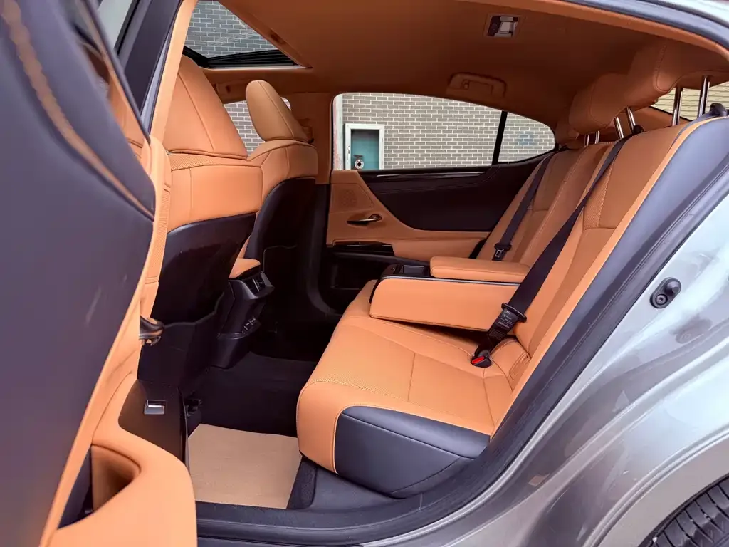 Lexus ES 2022 из CN, фото 7