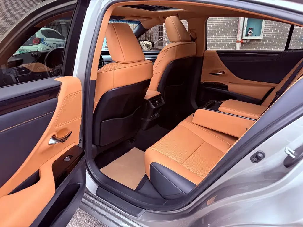 Lexus ES 2022 из CN, фото 4