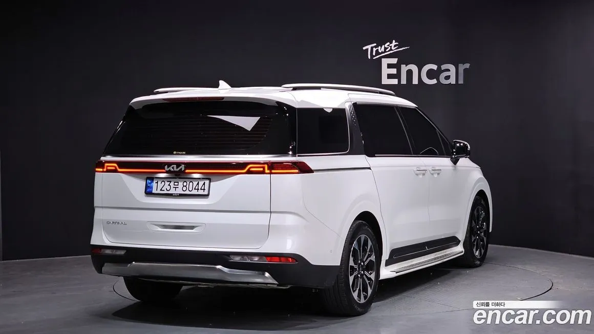 Kia Carnival — фото 2