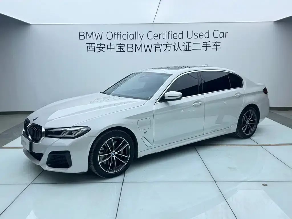BMW 5 Series New Energy — фото 1