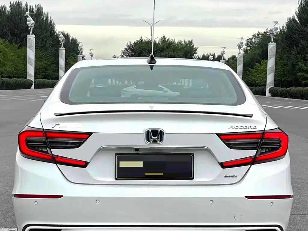 Honda Accord — фото 7
