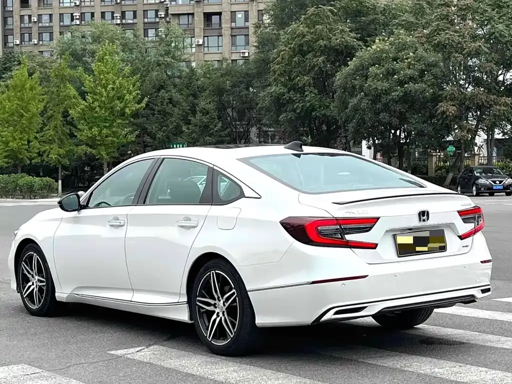 Honda Accord — фото 6