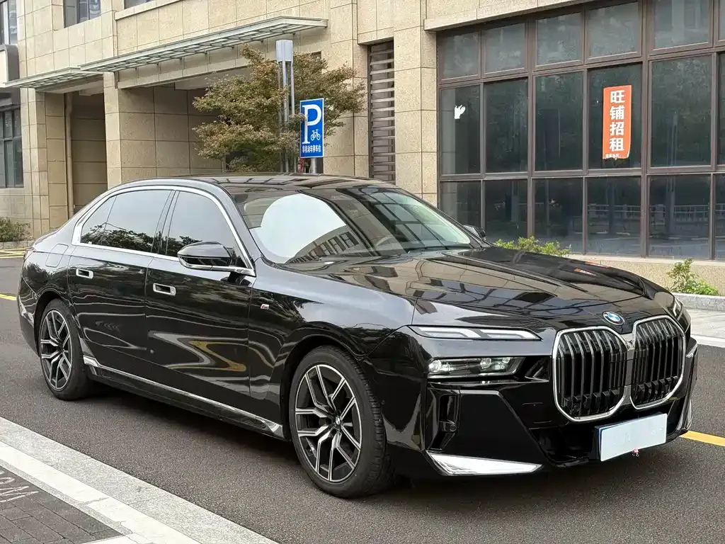 BMW 7 Series — фото 5
