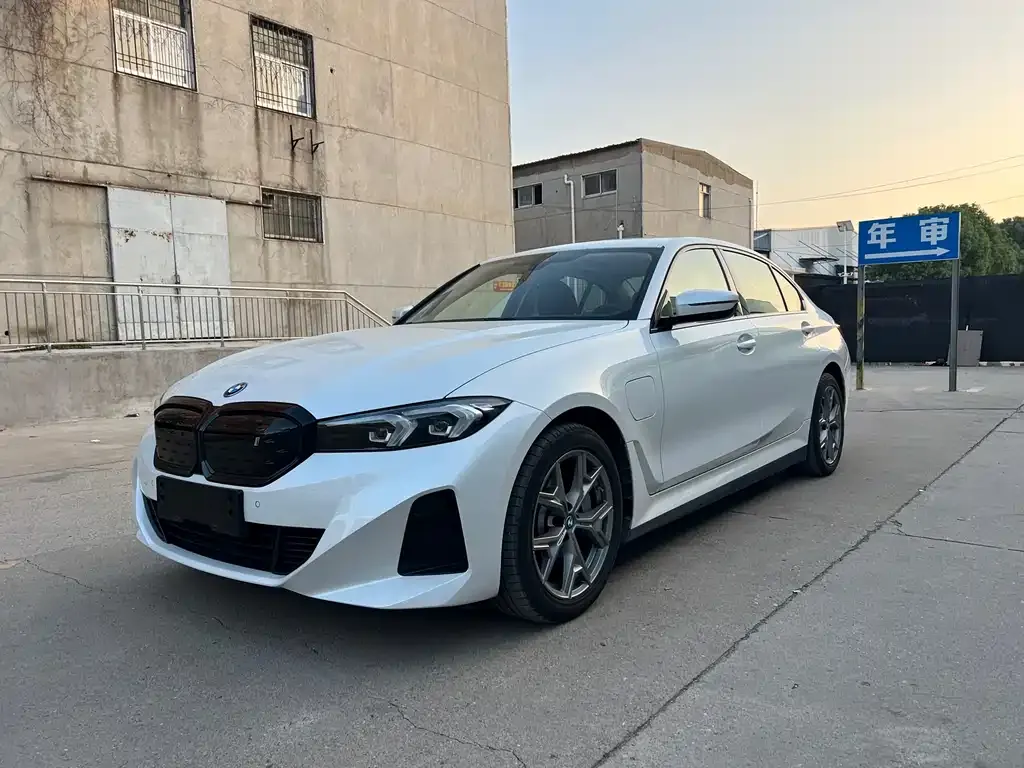 BMW i3 — фото 1