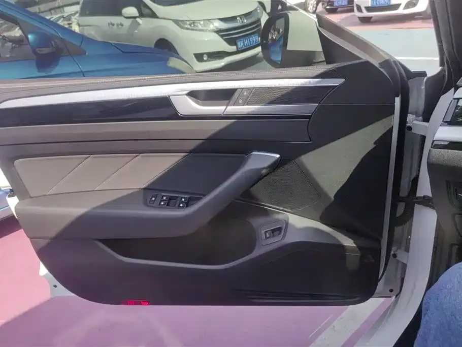 Volkswagen CC 2025 из CN, фото 9