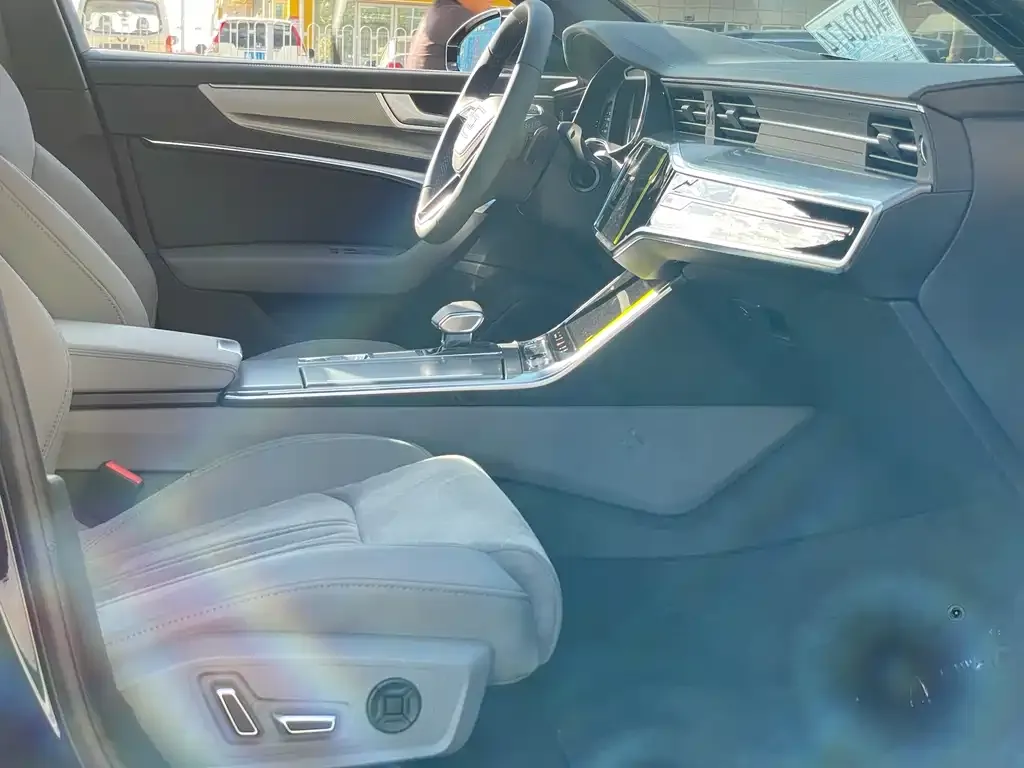 Audi A6L 2025 из CN, фото 8
