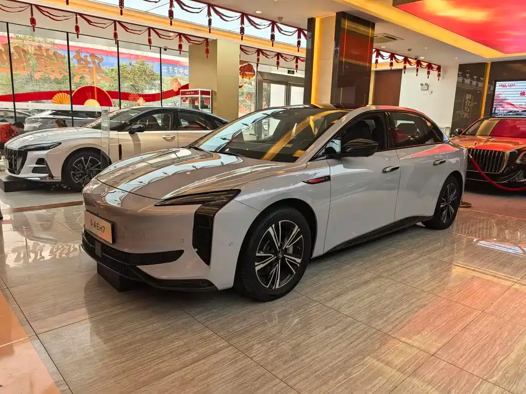Hongqi EH7 — фото 1