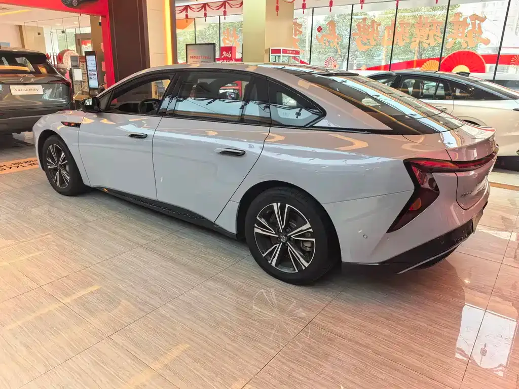 Hongqi EH7 — фото 4