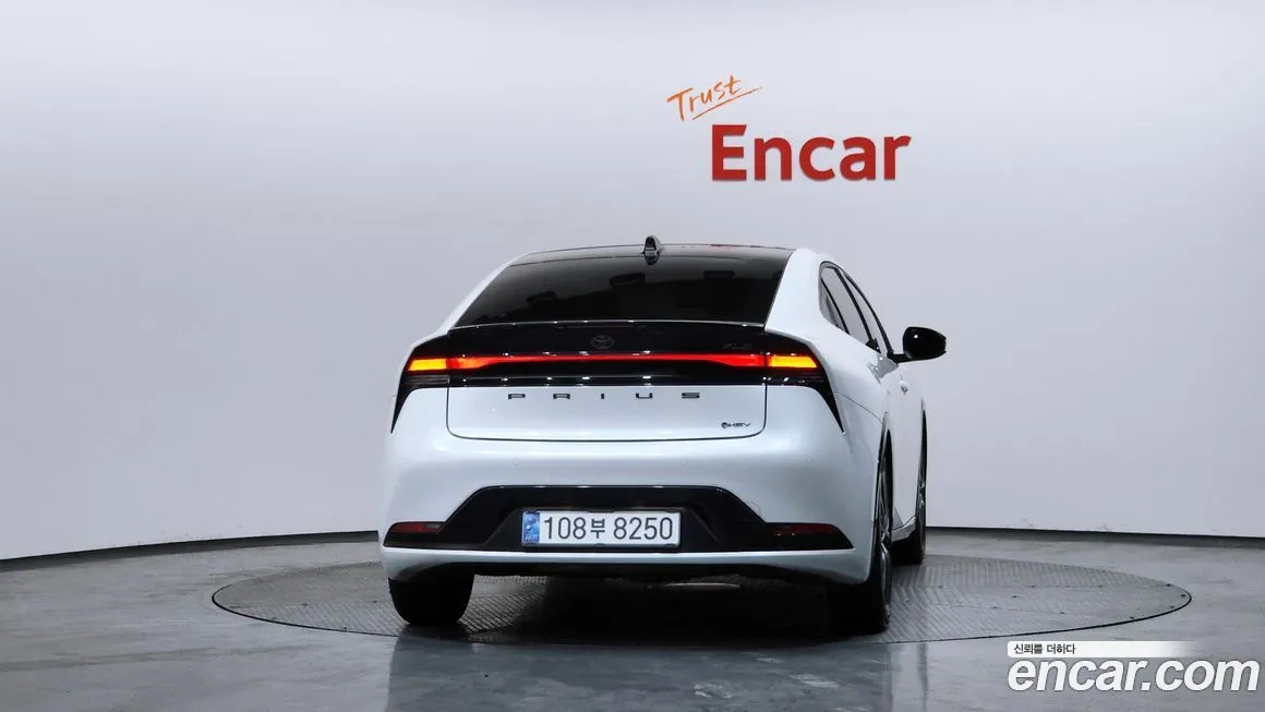 Toyota Prius 2024 из KR, фото 6