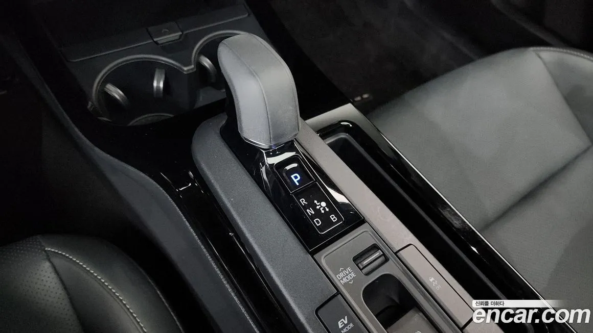 Toyota Prius 2024 из KR, фото 8