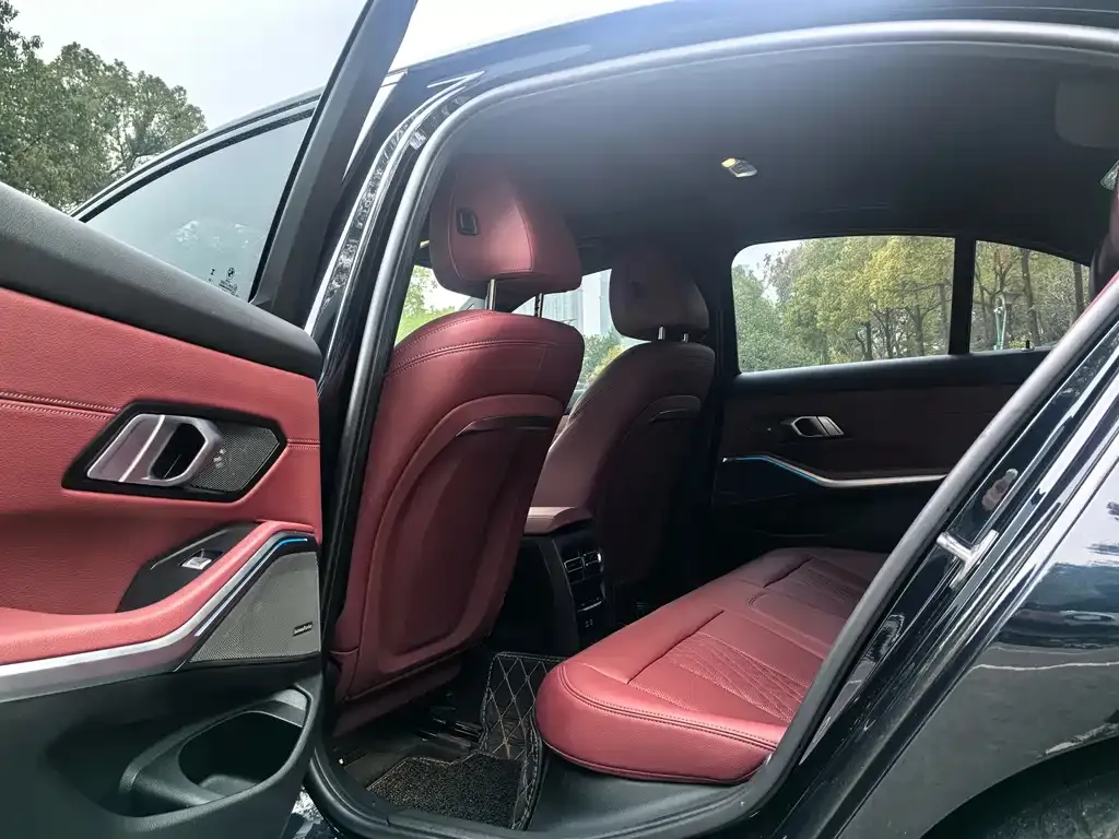 BMW 3 Series 2024 из CN, фото 5