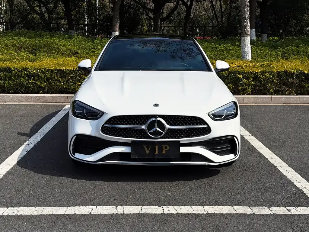 Mercedes-Benz C-Class — фото 1