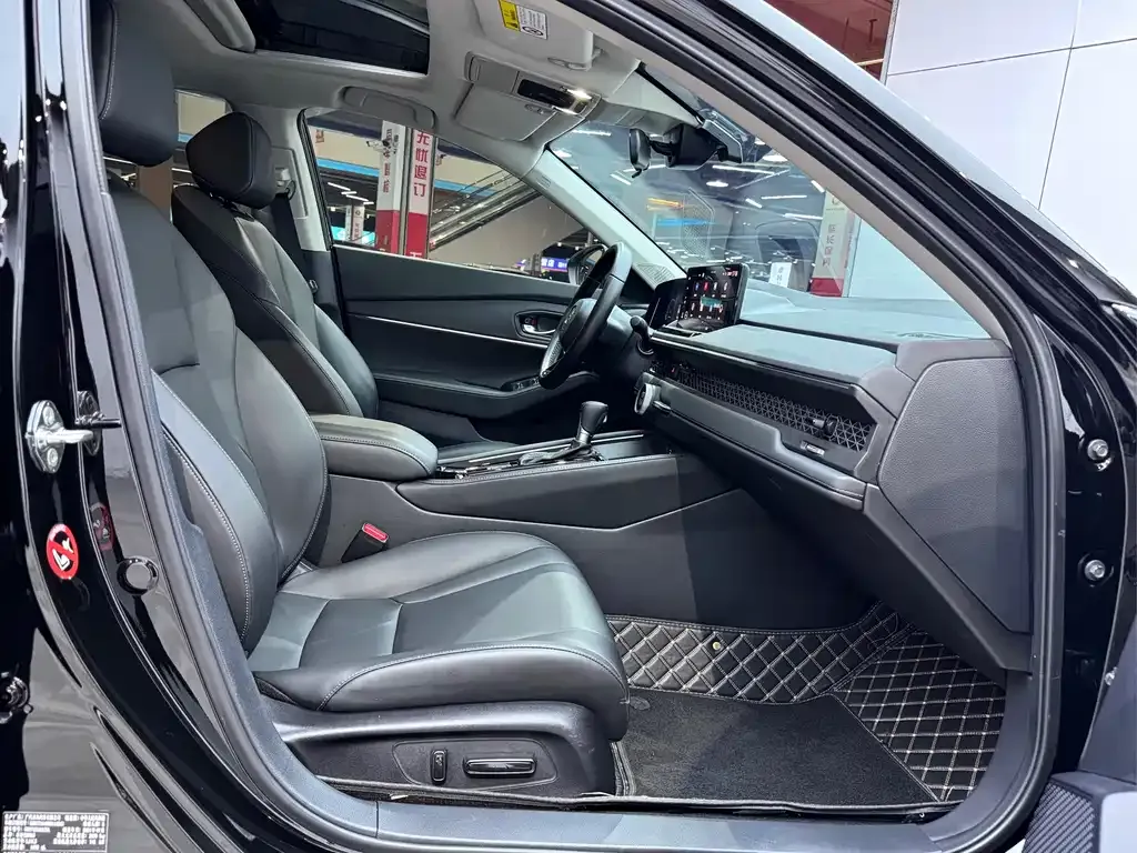 Honda Accord — фото 10