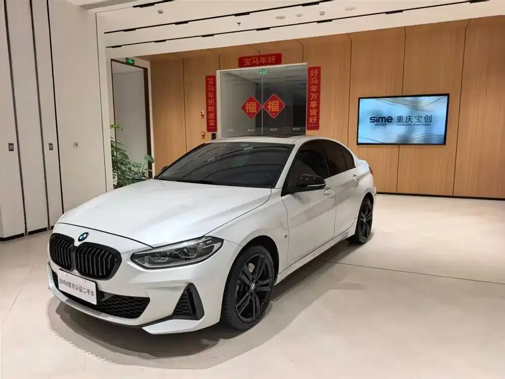 BMW 1 Series 2022 из CN, фото 1