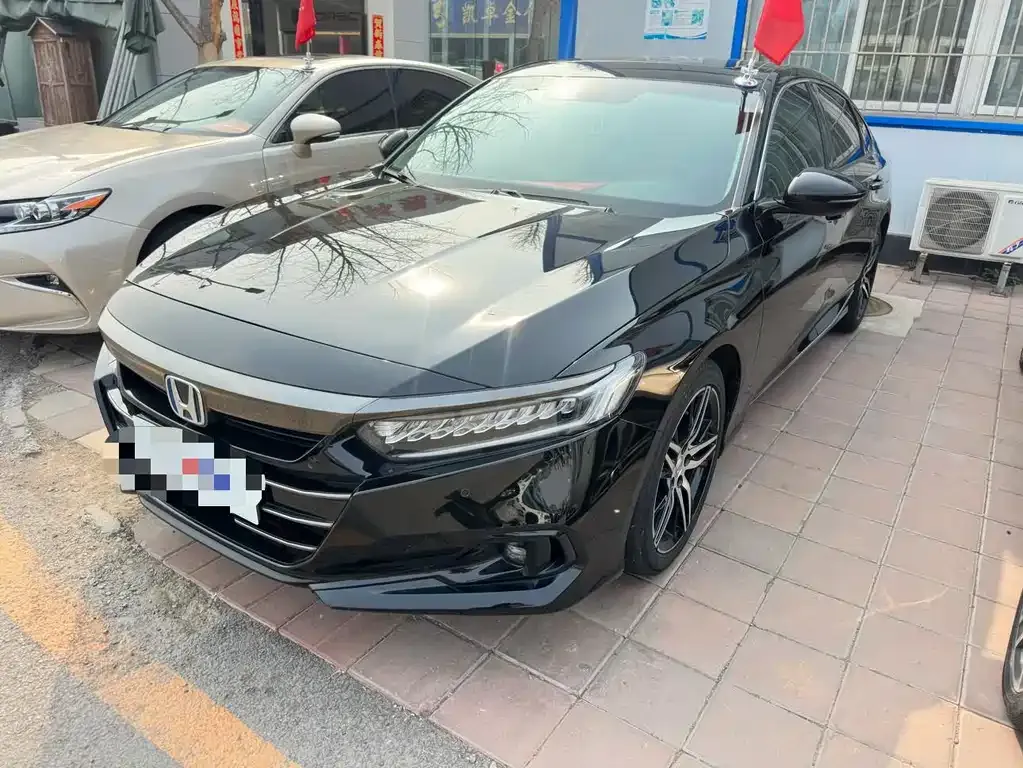 Honda Accord — фото 1