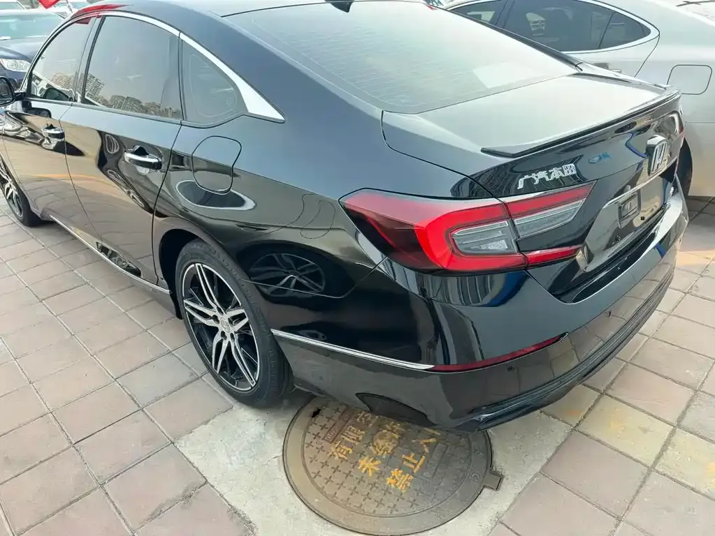 Honda Accord — фото 6