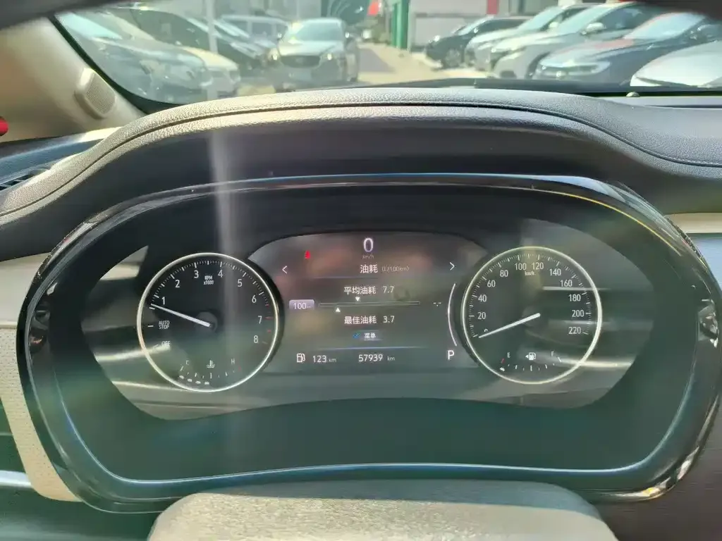 Buick GL8 2024 из CN, фото 2