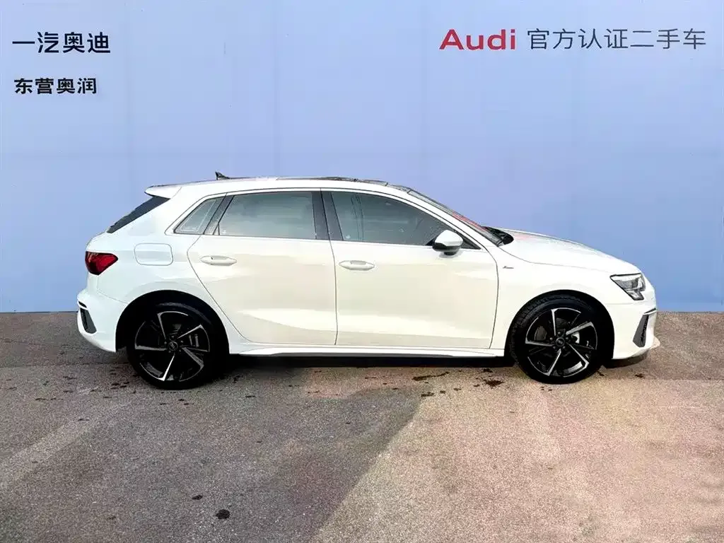 Audi A3 2024 из CN, фото 3