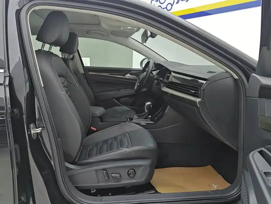 Volkswagen Passat 2021 из CN, фото 8