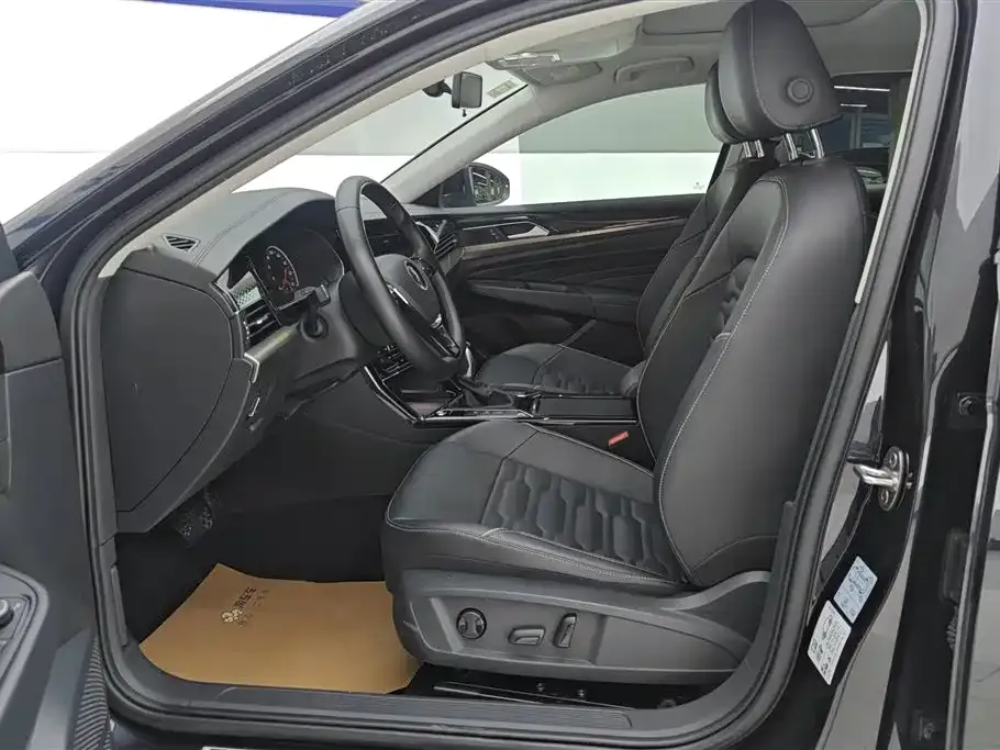 Volkswagen Passat 2021 из CN, фото 6