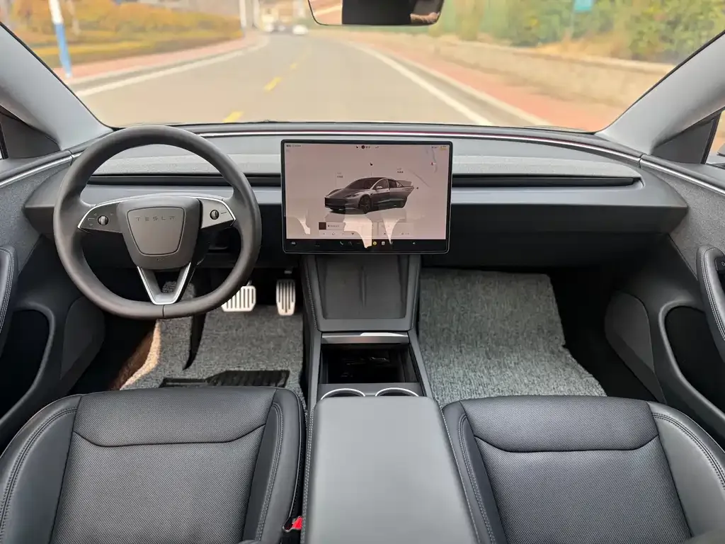 Tesla Model 3 — фото 6
