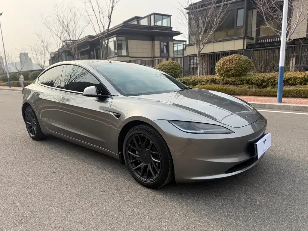 Tesla Model 3 — фото 9
