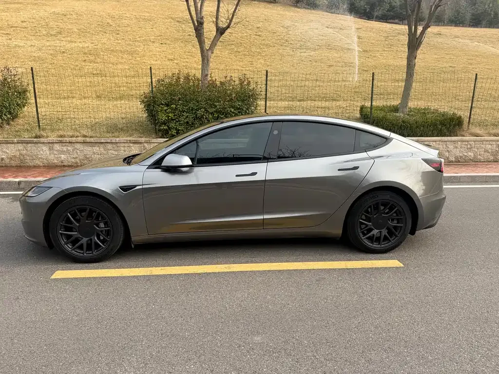 Tesla Model 3 — фото 10